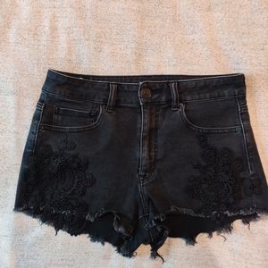 American Eagle Faded Black Cut Off Lace Super Super Stretch Shorts Size 6